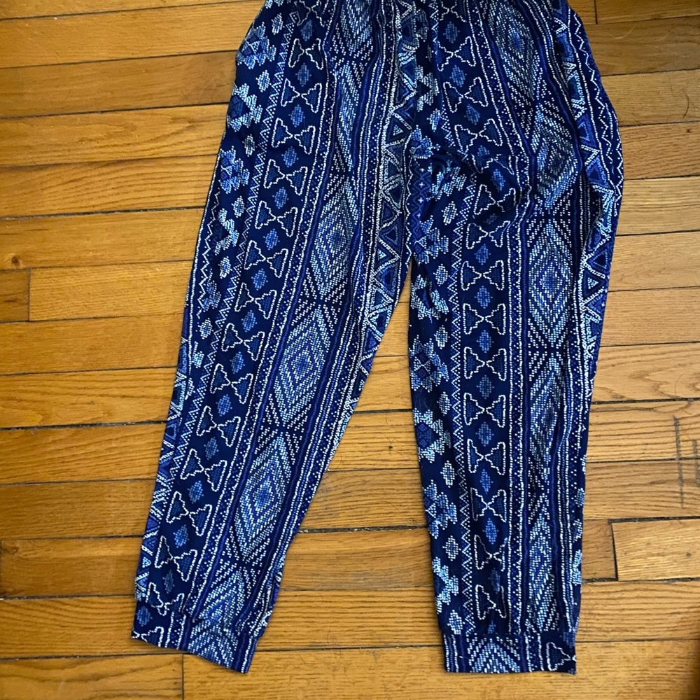 Colorful print capris L soft